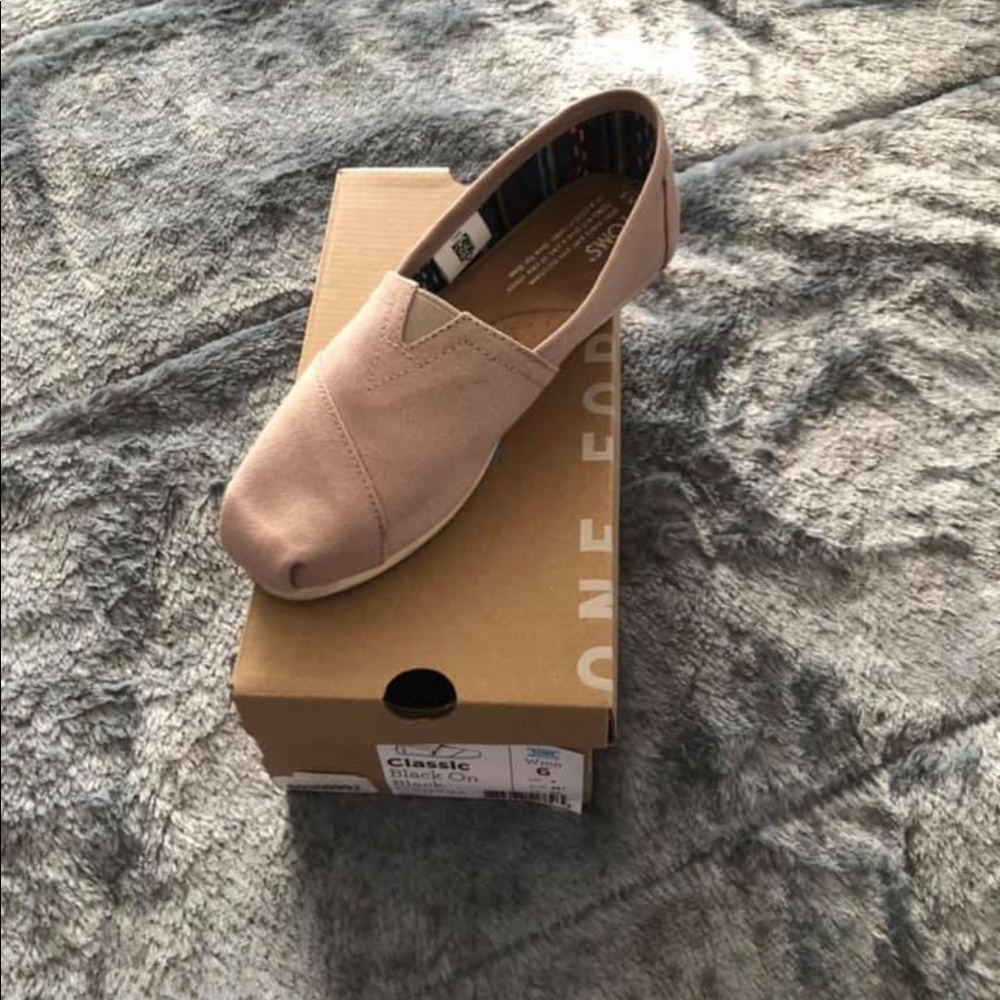 Toms